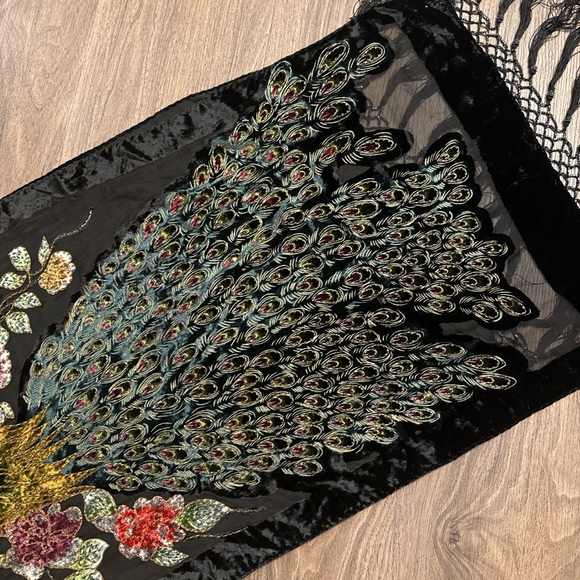Elegant Black Velvet Scarf with Peacock and Floral Embroidery - Picture 3 of 7